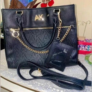Anne Klein bag ( with damaged  handles)